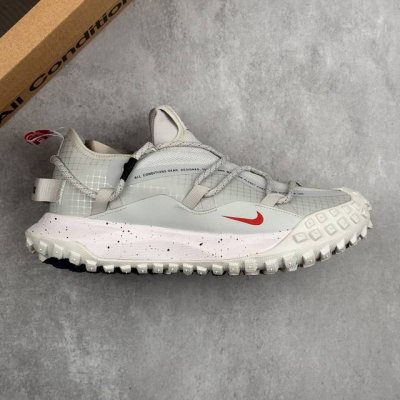 本地 核心私 耐克 Nike Acg Mountain Fly Low Gtx Se 运动鞋户外登山徒步鞋 鞋面采用 Gore-Tex 材料 质地轻盈 耐穿拒水