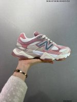 Joe Freshgoods X New Balance Nb9060 联名款 复古休闲运动慢跑鞋 鞋款灵感源自设计师本人对夏日的怀日回忆。鞋面大身由空间双格及