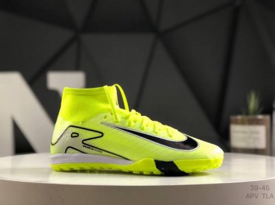 Nike 耐克 Nike Phantom Luna Ii Elite Lv8 Fg 月煞系列天然硬质草地足球鞋 类型：男鞋 码数：39 40 41 42 43