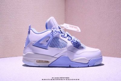 Air Jordan 4 Retro Aluminum 白蓝色 鞋身整体以白色皮革为主色调，辅以浅蓝色点缀，搭配蓝色的鞋带，让整鞋看起来更有整体感。鞋身中间添加