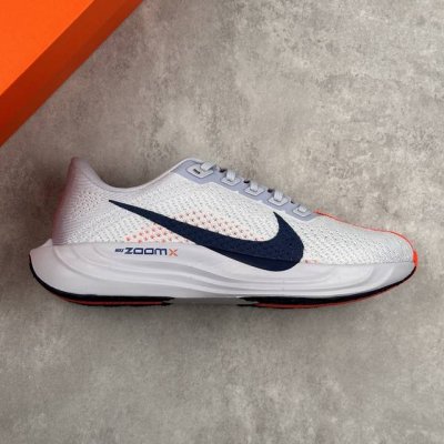 本地 核心私 Nike Pegasus Plus 飞马系列透气缓震运动跑鞋 #全新一代拥有 Zoom Air 一如既往的稳定感和流畅感 鞋面采用工程网眼设计 为
