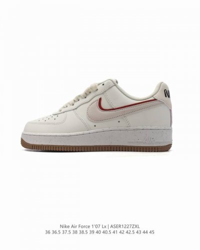 230 耐克Nike Air Force 1 Low 空军一号 Af1 小白鞋 低帮百搭厚底增高休闲运动板鞋。柔软、弹性十足的缓震性能和出色的中底设计，横跨复古