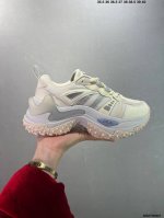 公司级Fila斐乐潮牌Fusion 鱼刺 老爹鞋厚底运动鞋 实拍首发 融合不同国家和地区的文化 通过多项联名系列充分展现品牌的多元性和潮流运动新风潮 官方货号：