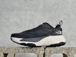 The North Face 北面防滑耐磨防水低帮户外功能鞋 有许多相当专业的户外爱好者 非常关心像是越野跑、专业登山鞋等一系列的户外鞋款开箱 本次介绍比较不一