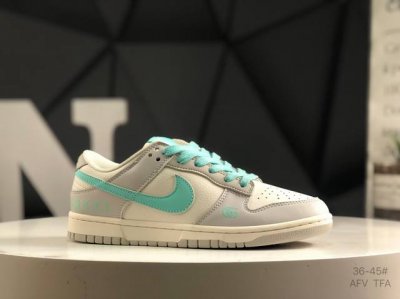 头层带半码耐克 Nk Sb Dunk Low *古驰联名Mr.Vera设计师 高端定制 低帮休闲运动板鞋独家版型，柔软高端皮革鞋面，夏季清爽浅蓝灰配色，冲击视觉