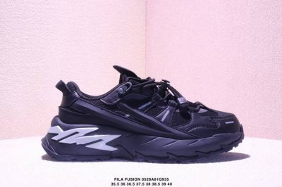 斐乐Grusion T12W511519Fqgel-Kayano 系列运动休闲鞋 # 鞋身采用拼接组合 大量使用皮革与网布 有效保障透气性 # 全系均使用复古撞