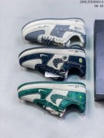 公司级耐克Nike Air Force 1“07 空军一号低帮百搭休闲运动板鞋。柔软、弹性十足的缓震性能和出色的中底设计，横跨复古与现代的外结合，造就出风靡全球