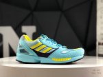 阿迪达斯 Adidas Zx8000 缓震运动鞋轻便透气休闲鞋 自 0年代中期问世以来，Zx 8000受到了众多收藏家的追捧。现在，你也有机会感受它的魅力。穿上