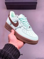 原楦数据纸版，采用硬质优质皮革鞋面材质，内置全掌Air Sole气垫。耐克 Nike Air Force 1 Low 空军一号低帮百搭休闲运动板鞋 021448