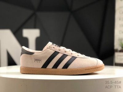 阿迪达斯 Adidas Stadt经典麂皮薄底运动板鞋 T头鞋 皮革和绒面革经典运动鞋以典藏足球鞋为灵感这款Stadt经典运动鞋植根足球传统 以别致皮革鞋面和绒