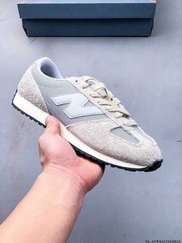 公司级！New Balance Nb 471系列新款复古时尚 透气生活休闲鞋 New Balance 471鞋款以经典的320鞋款为灵感，采用纤细鞋楦设计，打造