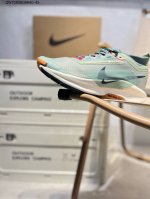 180 Nike Pegasus Trail 5轻盈舒适低帮 Nike Reactx 泡沫跑步鞋，设计时尚，颜色搭配亮眼，上脚效果非常吸睛。材质轻便，透气性也很
