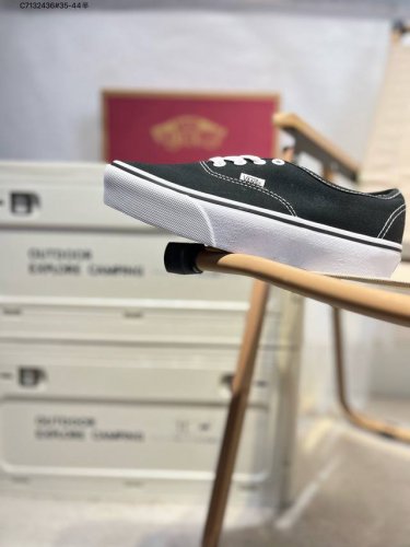 Vanssk8-Low万斯范斯官方 经典复古休闲运动板鞋，高端支线原始硫化工艺，艺术来源于生活成为了Vans美学的个性潮流标志，代表着光和希望，让你变得更加明亮