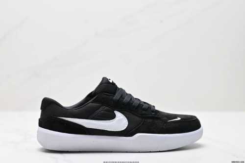 真标耐克Nike Sb Force 58低帮休闲板鞋 是一款将前沿创新带入街头的单品 它具有硫化杯底 具有出色的耐用性和灵活性 使用帆布和绒面革 在饰面上放置通