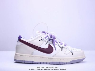 耐克 Nike Dunk Low 运动鞋复古解构绑带板鞋 作为 80 年代经典篮球鞋款，起初专为硬木球场打造，后来成为席卷街头的时尚标杆，现以经典细节和复古篮球