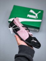 230支持放店 Puma Speedcat 舒适百搭 低帮 芭蕾鞋 黑粉色 #朴彩英 Rose 同款黑粉配色甜酷感拉满 低帮设计超显脚踝纤细，上脚轻盈又舒适。不