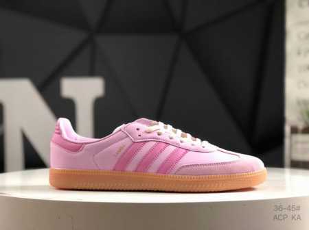 阿迪达斯 Adidas Samba Og 经典鞋款 Adidas 近70年的经典Samba Og 修长的鞋楦,略微尖尖的鞋头,翻毛皮的鞋头拼接,这些我们都看得到 - 点击图像关闭