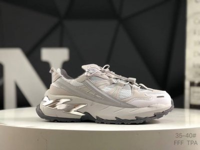斐乐 Grusion T12W511519Fqgel-Kayano 系列运动休闲鞋 # 鞋身采用拼接组合 大量使用皮革与网布 有效保障透气性 # 全系均使用复古