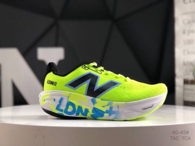 new Balance Nb Fresh Foam Evoz V2舒适耐磨低帮跑步鞋 实拍首发 受到Fresh Foam1080舒适骑行的启发 Evozv2男士