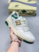 New Balance Bb550 复古跑鞋 系列复古休闲运动慢跑鞋new Balance 550系列，以更纯粹的复古风格设计打造的全新造型。侧身还以解构设计，