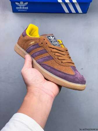 二层真标！Adidas Samba Og 经典鞋款 Adidas 近70年的经典Samba Og 修长的鞋楦,略微尖尖的鞋头,翻毛皮的鞋头拼接,这些我们都看得到 - 点击图像关闭