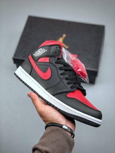 Air Jordan 1 Mid Aj1 乔1黑红 中帮文化休闲板鞋 Dq84 67 市场唯一独家头层皮打造 原鞋原档案开发 原厂皮料 原档冲孔鞋头 正确满胶鞋