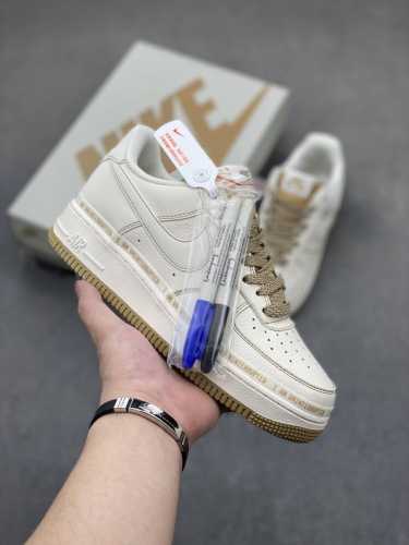 全新版本 洛杉矶潮牌店限量发售 公司级 Uninterrupted×Nike Air Forece 1 More Than “卡其签名涂鸦”满天星空军一号低帮休