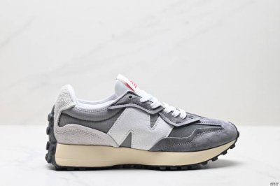 公司级New Balance Ms327 复古休闲运动慢跑鞋 以更纯粹的复古风格设计打造的全新造型 侧身还以解构设计 将 N 字标志以做旧压花样式呈现 官方货号