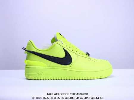公司级耐克nike Air Force 7 空军一号低帮百搭休闲运动板鞋。柔软、弹性十足的缓震性能和出色的中底设计，横跨复古与现代的外型结合，造就出风靡全球三十 - 点击图像关闭