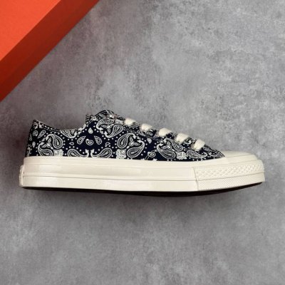 本地 核心私 新款匡威1970S 王源同款腰果花低帮系列 Converse 帆布鞋 玩花样经典不重新 ,这次腰果花低帮系列新出来海军蓝和白色两个颜色 鞋面腰果花