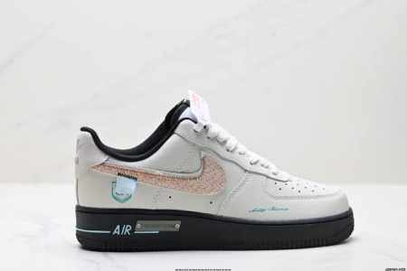 公司级耐克Nike Air Force 1 07空军一号低帮百搭休闲运动板鞋 柔软 弹性十足的缓震性能和出色的中底设计 横跨复古与现代的外型结合 造就出风靡全球 - 点击图像关闭