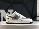公司级带半码 耐克 Nike Air Force 7 空军一号低帮百搭休闲运动板鞋。柔软、弹性十足的缓震性能和出色的中底设计，横跨复古与现代的外型结合，造就出风