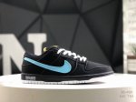 耐克 Nk Sb Dunk Low premium Sb低帮休闲板鞋 Fn5880-001 #配色整体布满印花元素像树林、云朵、房屋等，为大家描绘出乡村美景，丰