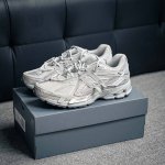 New Balance M1906系列 复古单品宝藏老爹鞋款 复古元素叠加 质感超级棒 楦版型材料细节做工精细 作为NB最经典的档案鞋型之一 与 2一样，190