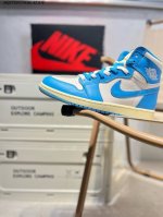 270 顶级性价比版 Air Jordan 1 High Og 同价位区间无对手全鞋电脑针车 精确间距匹配 国内顶级头层皮料订染 用料绝不含糊 飞翼3D高频深度