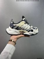 210 公司级Ad Xlg Runner Deluxe 跑步者豪华版系列低帮厚底增高老爹风复古缓震休闲运动慢跑鞋 Ih7797 自从阿迪达斯和巴黎世家合作后，没
