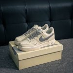 核心私 Air Force 1 原装级别 原楦头原纸板 打造纯正空军版型专注外贸渠道 全掌内置蜂窝气垫 原盒配件 原厂中底钢印、拉帮完美 货号：Jj0253 0