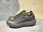310 #新品上市实拍 Arcteryx Konseal Lt W 始祖鸟 此款鞋采用近几年比较流行的版型设计，外观时尚大气，鞋底采用耐磨的材质，穿上它，让您