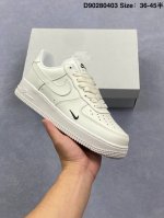 耐克 Nike Air Force 1 '07 Low 空军一号含气垫 小白鞋 2025年 低帮百搭厚底增高休闲运动板鞋。柔软、弹性十足的缓震性能和出色的中底设