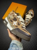 E lv-路易-威登Trainer 2025走秀最新款原版1 1开发复刻 上脚非常舒适 做工精细鞋面由意大利进口小牛皮拼接 侧边饰有品牌Logo标志 进口网布垫