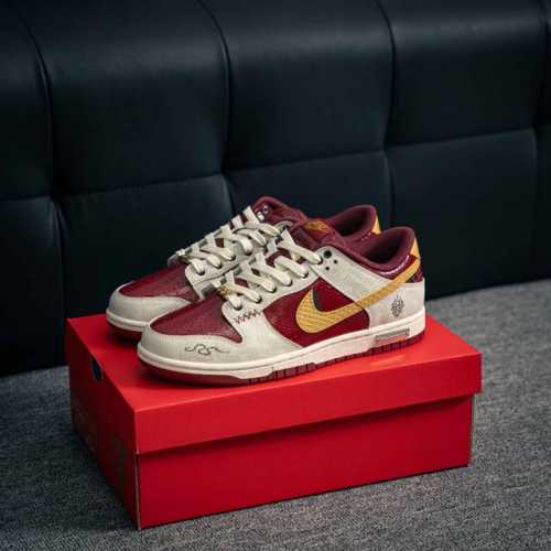 340 核心私 Nike Dunk 全套原楦原模倾力打造完美版型 独家原厂航空铝磨具打磨大底 鞋头坡度极致还原 无解鞋型 原盒原配 圈内天花板工艺 原厂冲刀 超