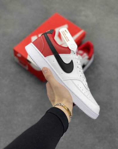超级福利 核心特价 长期补货 Nike Court Borough 低帮百搭透气休闲运动板鞋男女鞋 经典耐用的设计，兼顾舒适脚感和出众风范，演绎匠心之作。结构性