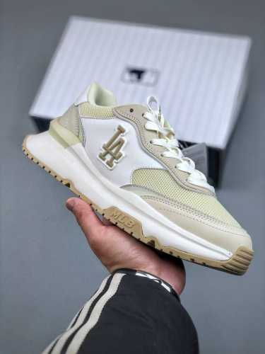 Mlb Chunky Runner Lace 复古单品 Ny美国榄球洋基队 X Mlb Chunky Runner Lace 厚底老爹厚底休闲运动慢跑鞋采用优质