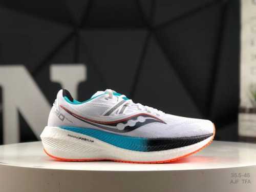 索康尼 Saucony Triumph 20 索康尼胜利20代旗舰级缓震型跑鞋 性能相比前几代再升级：鞋面采用全新升级的工学网设计 贴合脚部更透气 中底部分使用