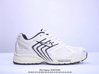 耐克Nike Pegasus 2005 复古运动休闲低帮跑步鞋 厚底增高老爹鞋。Pegasus 2005 于 2005 年中期首次亮相。 从视觉上看，这款运动鞋