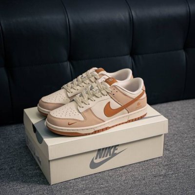核心私 Nike Dunk 全套原楦原模倾力打造完美版型 独家原厂航空铝磨具打磨大底 鞋头坡度极致还原 无解鞋型 原盒原配 圈内天花板工艺 原厂冲刀 超高清洁度