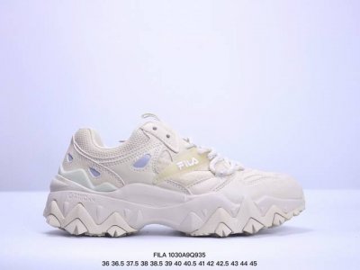 FILA斐乐秋季男女夜光运动鞋欧客漫2代老爹鞋 货号：F12W211131FVNHL Size:35.5～45半 XM1030Q935