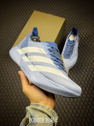B ad Adizero Adios 4 M Y-3 轻盈跑鞋 耐磨减震专业跑步鞋 冲向目标 一路向前 不断挑战和突破自我 无论是平时训练还是马拉松 让这款Ad