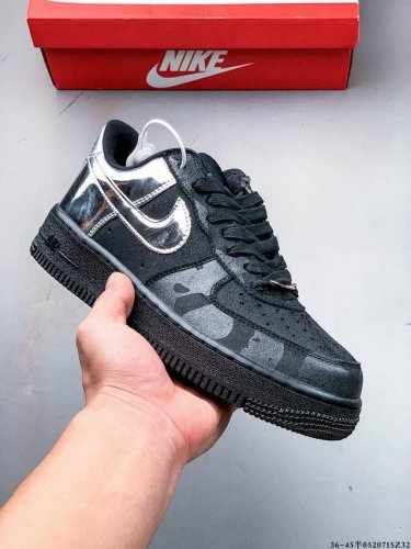 原楦数据纸版 采用硬质优质皮革鞋面材质 内置全掌Air Sole气垫 耐克 Nike Air Force 1 Low 空军一号低帮百搭休闲运动板鞋 052071
