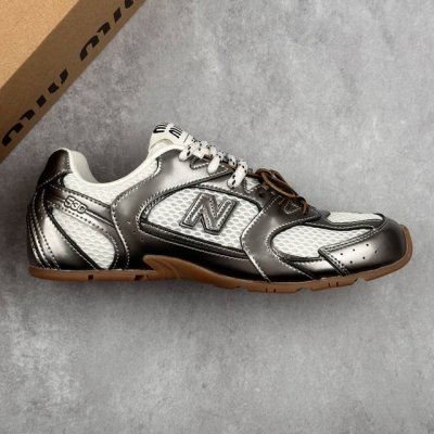 本地250 核心私 Miumiu缪缪 X New Balance 联名款 Nb530休闲 阿甘鞋德训鞋 Miu Miu X New Balance 经典Nb53